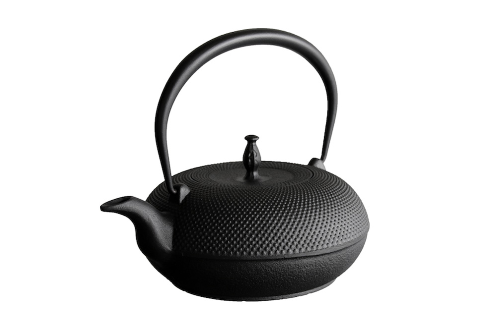 一度味わってしまうと戻れない、お茶の時間の必需品です。及源鋳造の